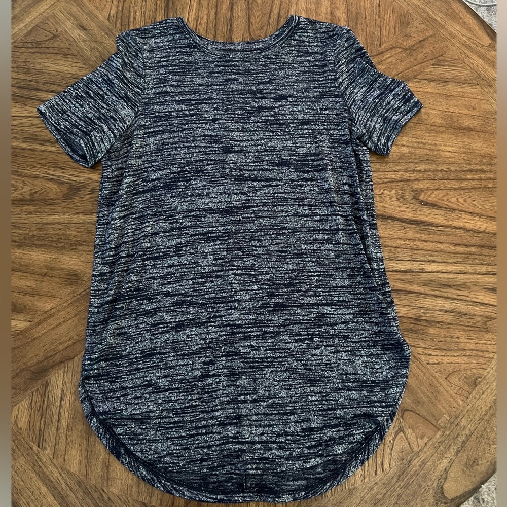 Ann Taylor short sleeve shirt with curved hem
